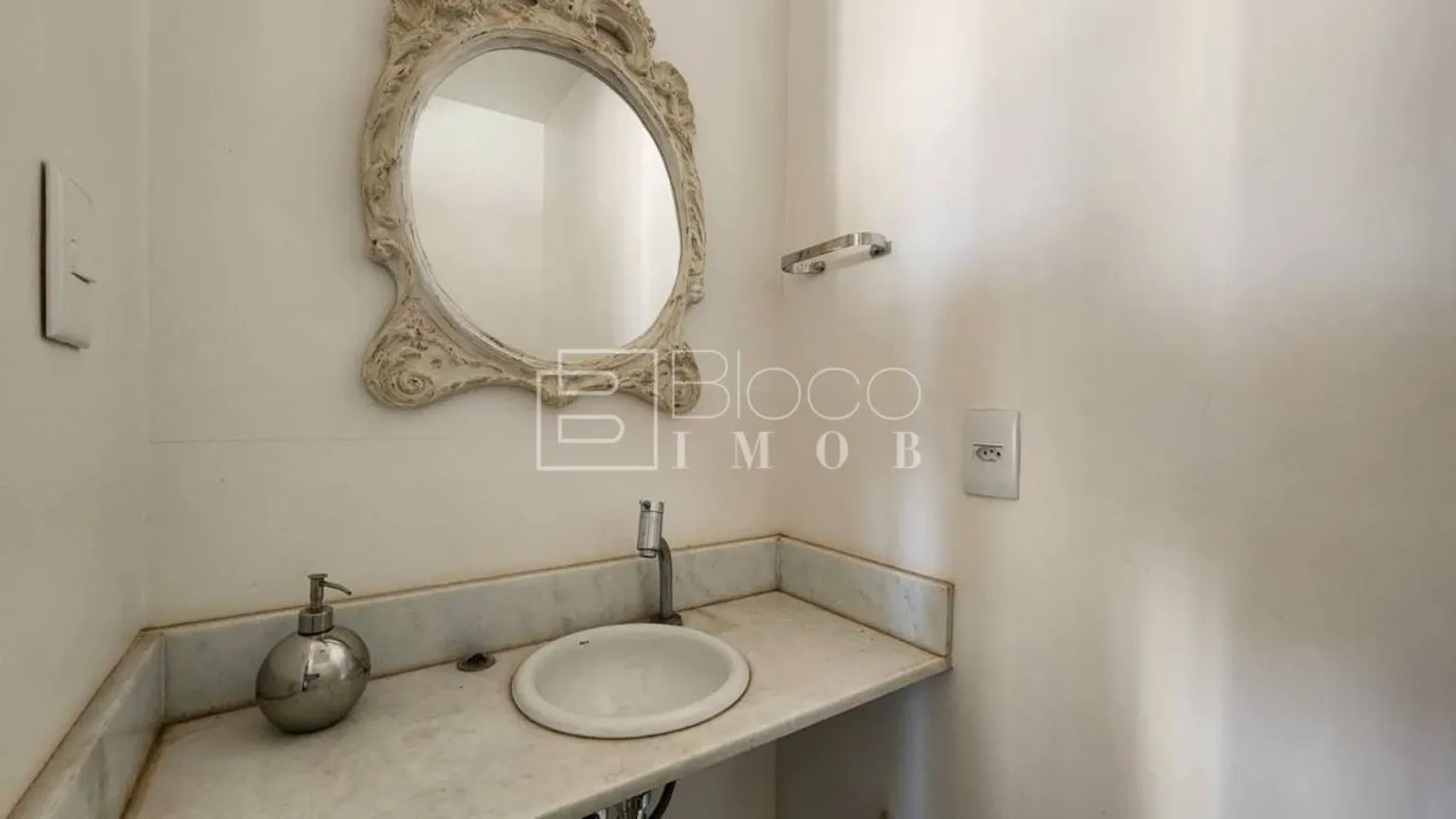 Sala comercial no Setor Bancário Norte.Sétimo andar;Copa;Banheiro ;Sala ampla co...