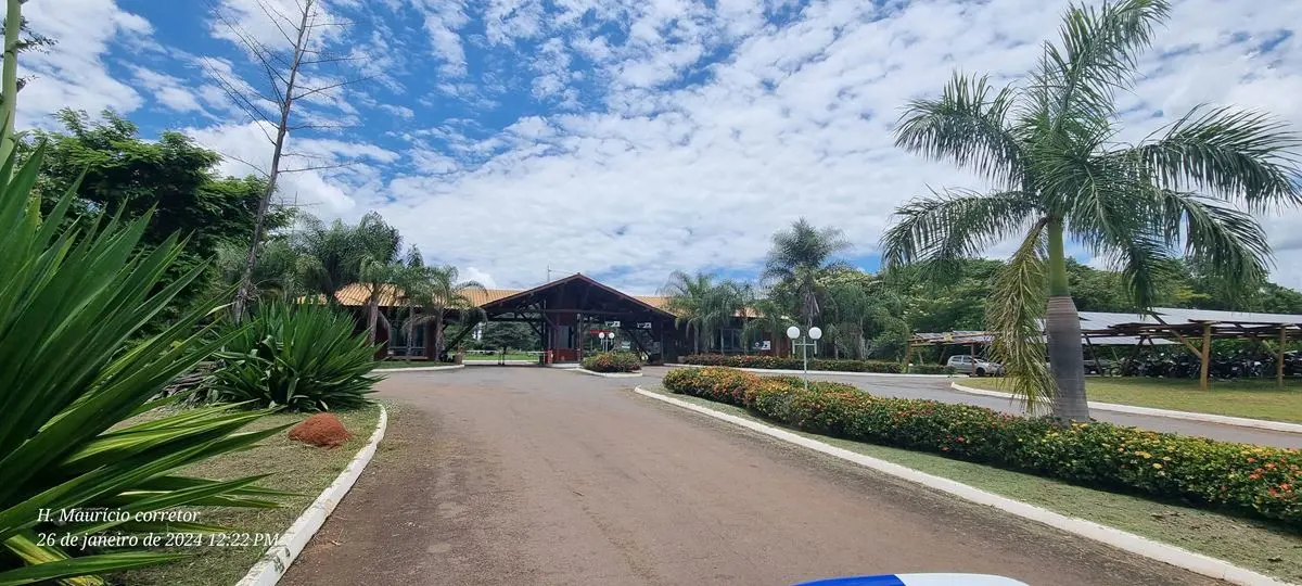 Imóvel com 8 anos de construção com 300m² de área edificada e 1.800m² de área de...