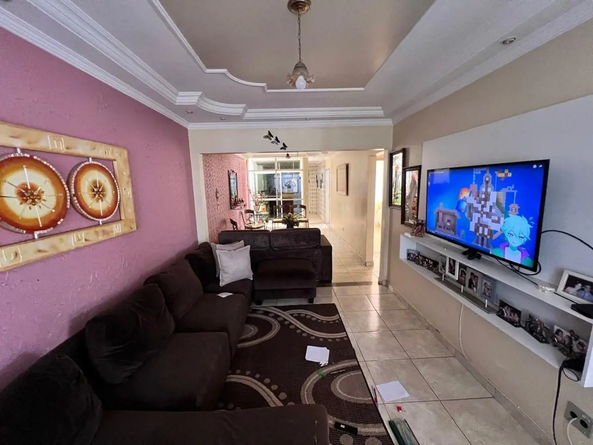 Casa a venda em Taguatinga sul com 03 quartos na Qsd 2003 quartos 1 com suíte 01...